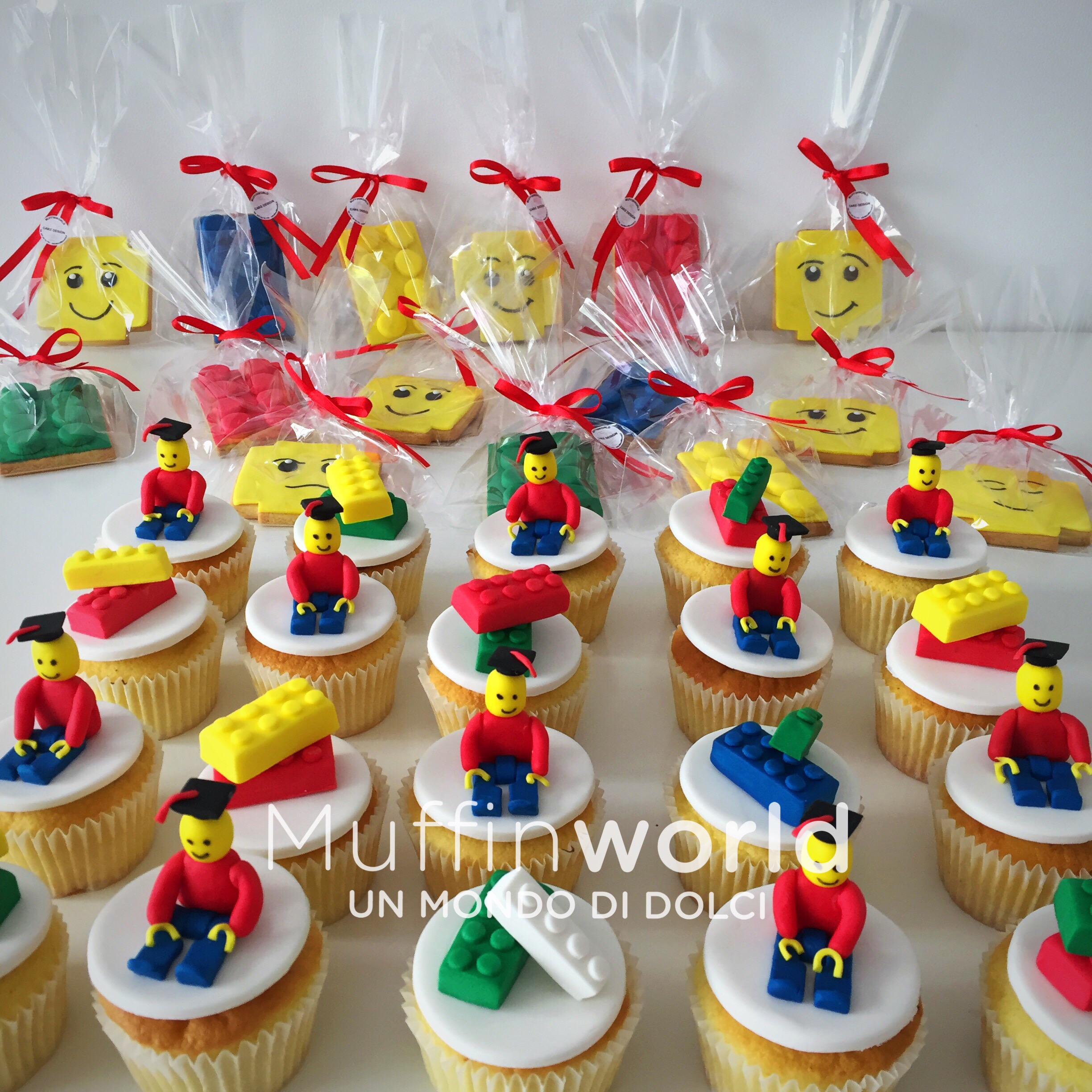 Rubyu 30 Pezzi Cup Cake Mini Cupcake Wrappers Torta Bicchieri di Carta Fatti a Mano per Bambini Party Torta Decorazioni Compleanno Decorazione Bianco 